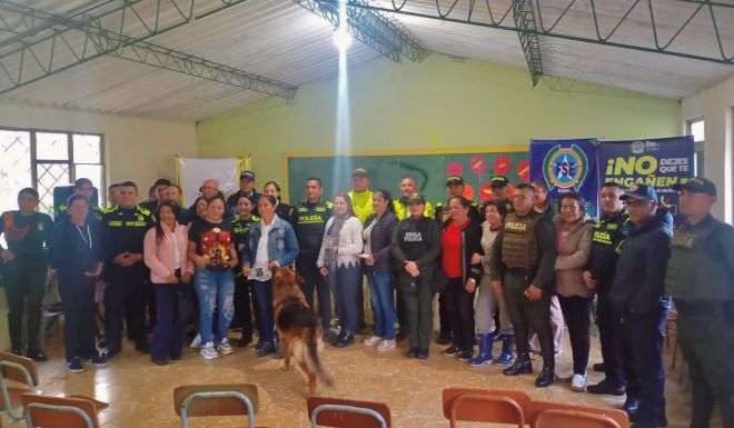 Autoridades y comunidad fortalecen la seguridad y convivencia en encuentro rural