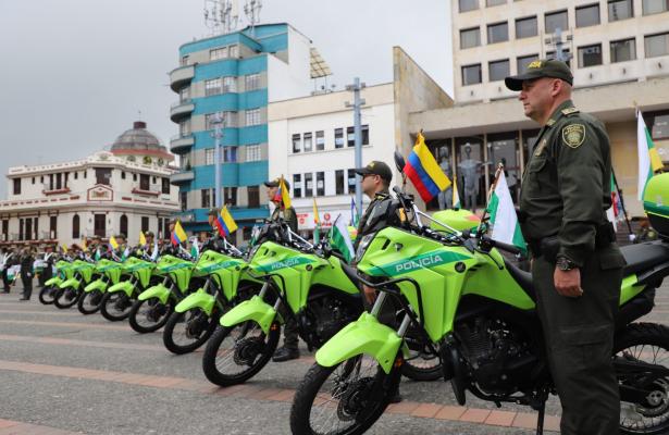 Gobernación de Caldas entrega 18 motocicletas a la Policía y alcaldías para fortalecer la seguridad