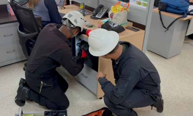 Reparaciones menores en escritorios, divisiones, cajonería