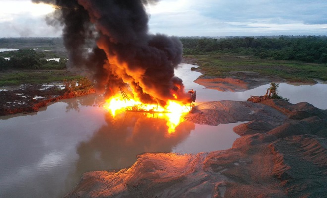 explosión maquina minera