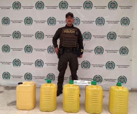 Incautados 100 litros de licor artesanal ilegal en el centro de Pasto