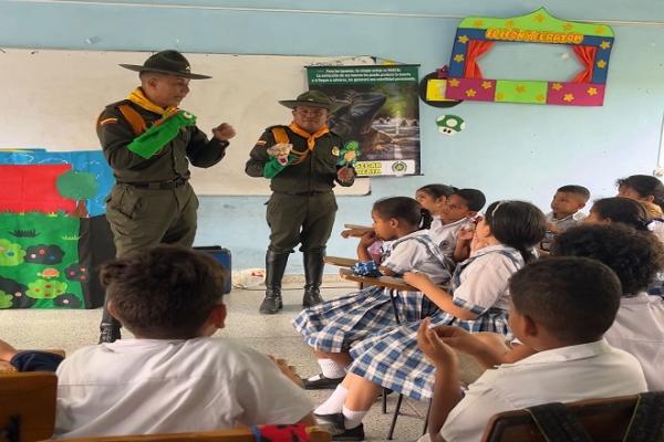 Carabineros y Protección Ambiental, educan a los futuros “Guardianes del Planeta” en las Instituciones educativas del Atlántico