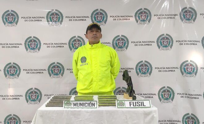 Incautan material bélico