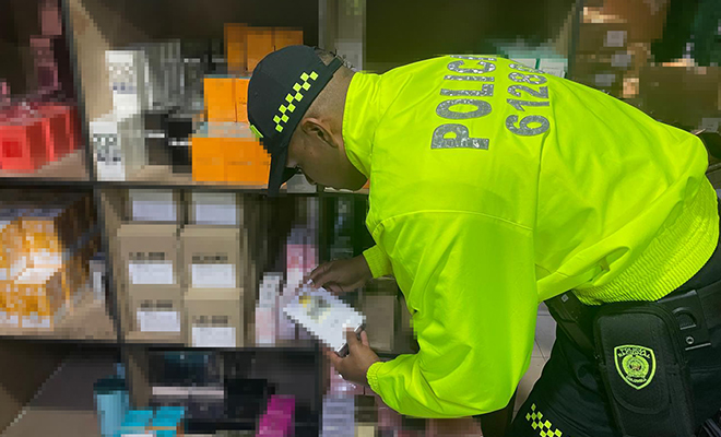 Incautación de 2.866 unidades de perfumería de origen extranjero en la ciudad de Medellín.