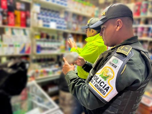 Incautación de 20.000 unidades de productos falsificados.