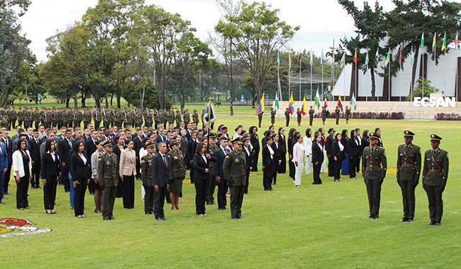 Un nuevo grupo de futuros oficiales inicia su camino en la Polic&iacute;a Nacional