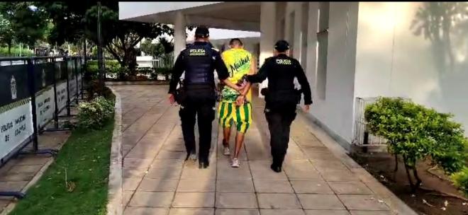 La Policía en Bucaramanga capturó a un hombre conocido como “Ovejo” con brazalete del INPEC