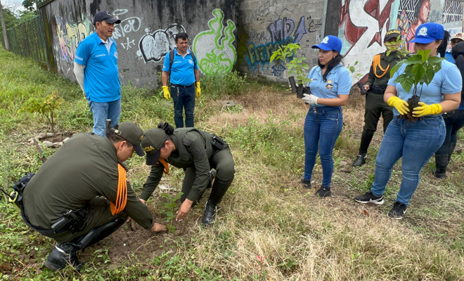Con una jornada de aseo, ornato y embellecimiento, que contó con la participación de la Alcaldía de Villavicencio, Cormacarena, Bioagrícola y la comunidad en general, se busca garantizar entornos escolares seguros en la capital del Meta