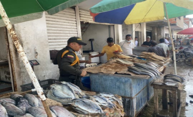 La Policía indicó que tras la verificación se procede a incautar el producto que no cumpla con las medidas establecidas