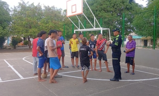 En una nueva jornada de prevención y cercanía, la Policía Comunitaria llevó a la ciudadanía un mensaje claro: la educación y el trabajo conjunto son la clave para proteger nuestros entornos y fortalecer la convivencia.
