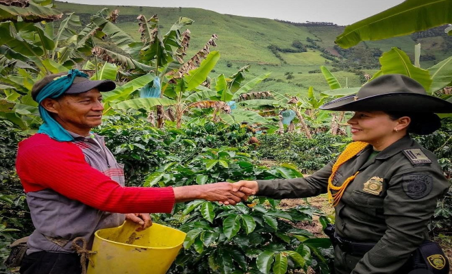 El saludo se convirtió en una pequeña revolución silenciosa
