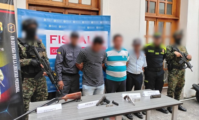 Funcionarios de la polic&iacute;a, ejercito, CTI, personas capturadas y armas incautadas