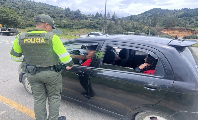La Policía Nacional fortalece la seguridad durante el plan retorno en vías Nariño