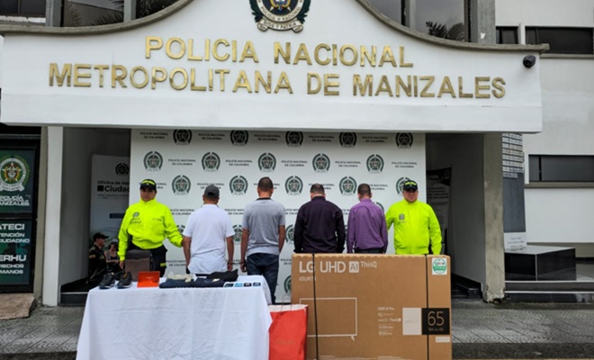Policía captura cuatro hombres e incauta Materiales robados