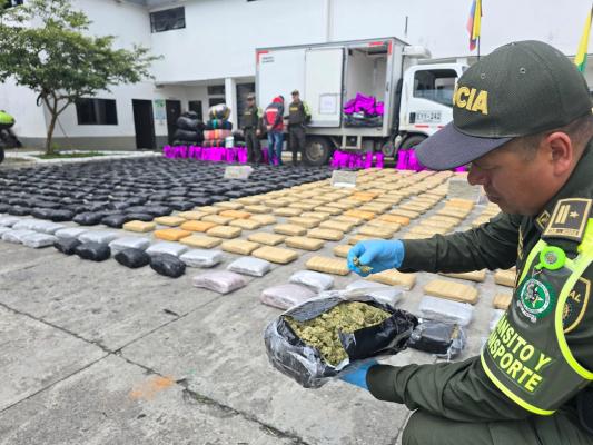 Contundente golpe al microtráfico: incautados cerca de 1.800 kilos de marihuana en vías de Caldas