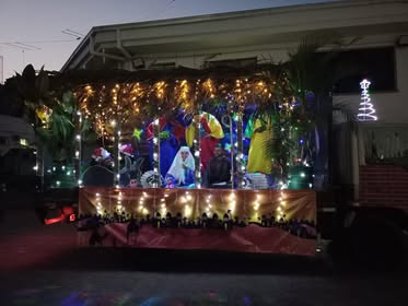 La Policía Comunitaria promueve la convivencia con el pesebre móvil "Familias Felices"