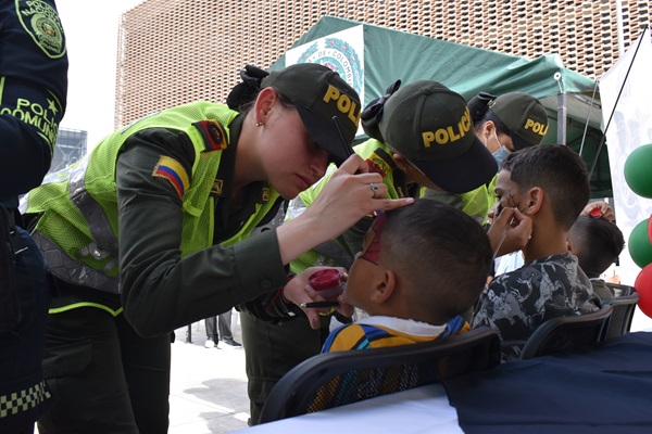 Pintando a los niños