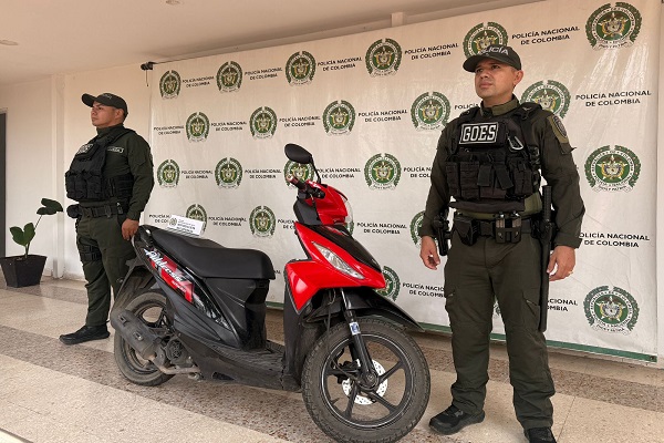 Policía Nacional recupera motocicleta hurtada en la comuna 9 de Neiva.