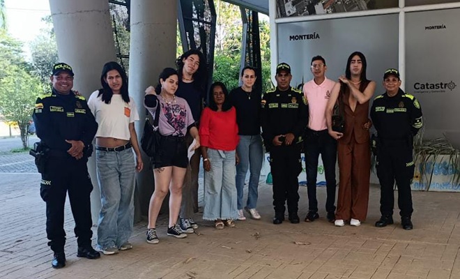 Funcionarios policiales con comunidad de LGBTIQ+