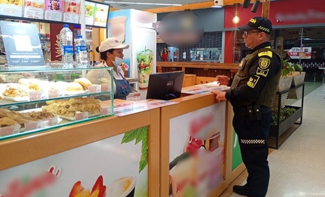 Policía en centros comerciales de Montería