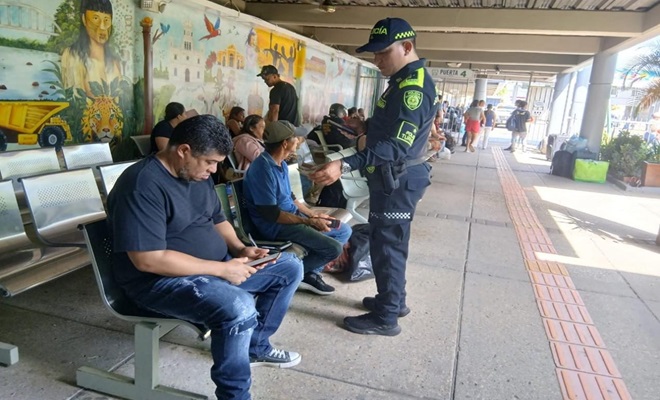 policia con comunidad