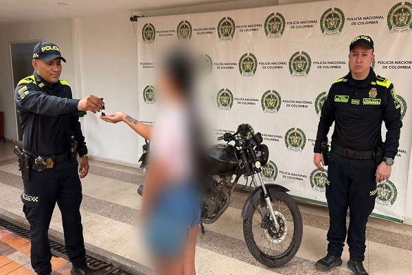 Recuperada motocicleta hurtada en zona boscosa de Neiva
