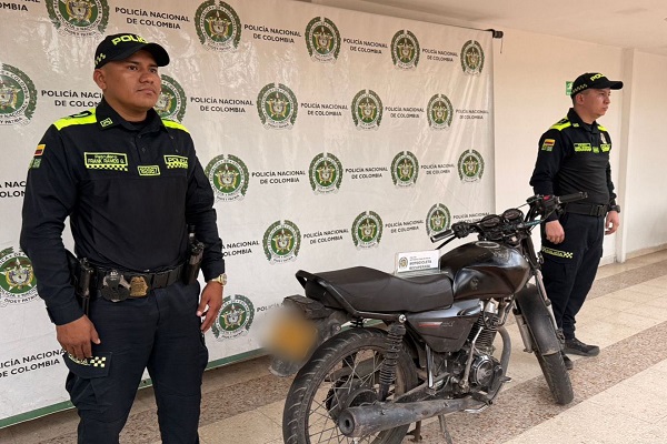 Recuperada motocicleta hurtada en zona boscosa de Neiva
