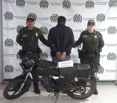 La Policía recupera motocicleta hurtada y captura a un ciudadano por el delito de receptación