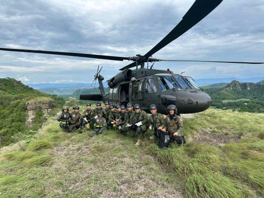 Graduación del Curso 002 SAR en la Escuela de Aviación Policial