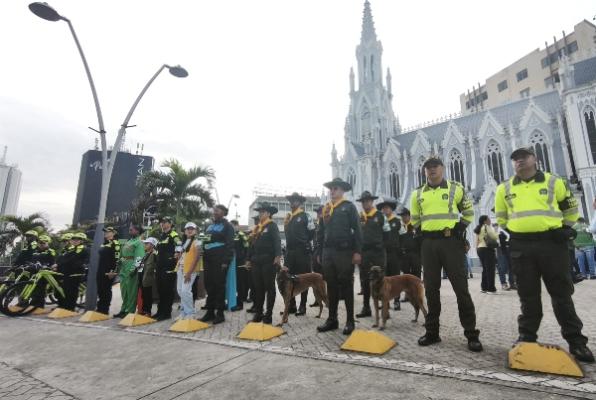 Policías listos para dispositivos de Semana Santa en Cali