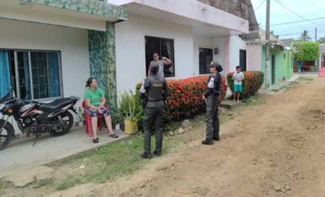 La Policía Comunitaria realiza campaña de prevención contra la extorsión.