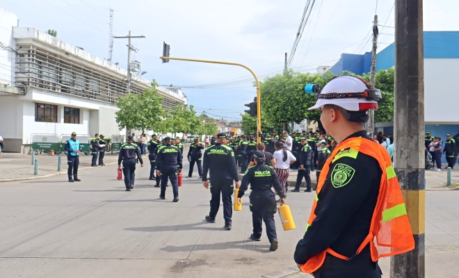Con compromiso y disciplina, los uniformados participaron en una jornada de prevención y preparación ante situaciones de riesgo.