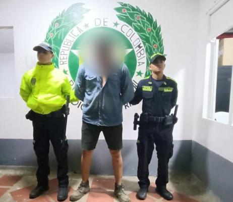 Sujeto requerido por autoridad judicial por delitos acto sexual violento con menor de catorce años