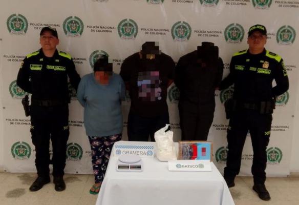 tres personas con más de un kilo de bazuco en operativo de la Policía Nacional