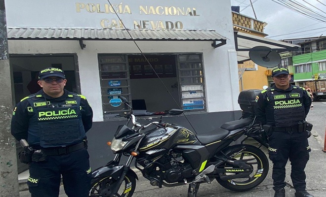 Uniformados pertenecientes al modelo de servicio de policía recuperan motocicleta hurtada 