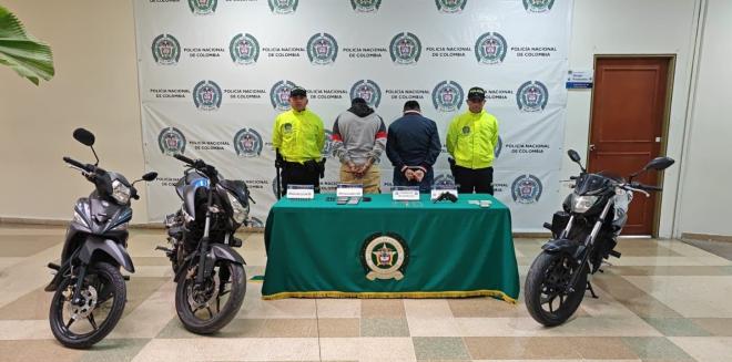 A través de diligencia de allanamiento en Armenia, fueron capturadas tres personas por porte ilegal de armas de fuego 