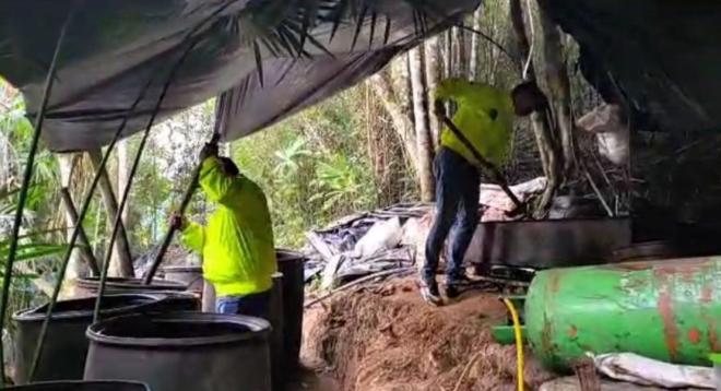 A 77 kilómetros de la capital del país, la Policía Nacional ubicó cristalizadero para el procesamiento de clorhidrato de cocaína