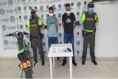 02 hombres capturados