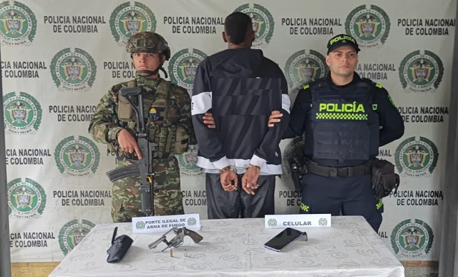 Un arma de fuego le fue incautada a este individuo