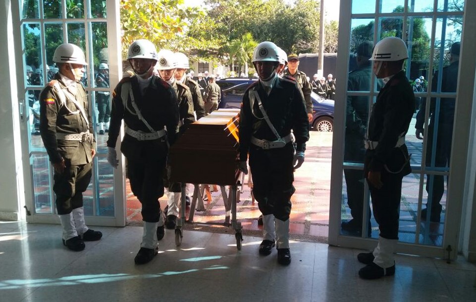 Ingreso cuerpos a la capilla