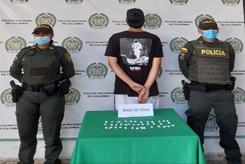 Adolescente aprehendido por portar base de coca 