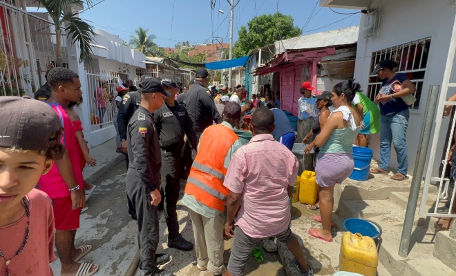 Familias del sector las colinas, del barrio Nelson Mandela recibieron más de 8 mil litros de agua