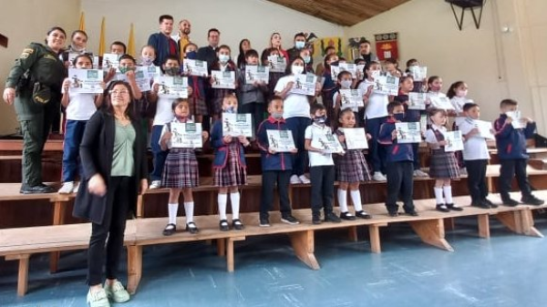 Estudiantes en capacitación recibieron certificaciones