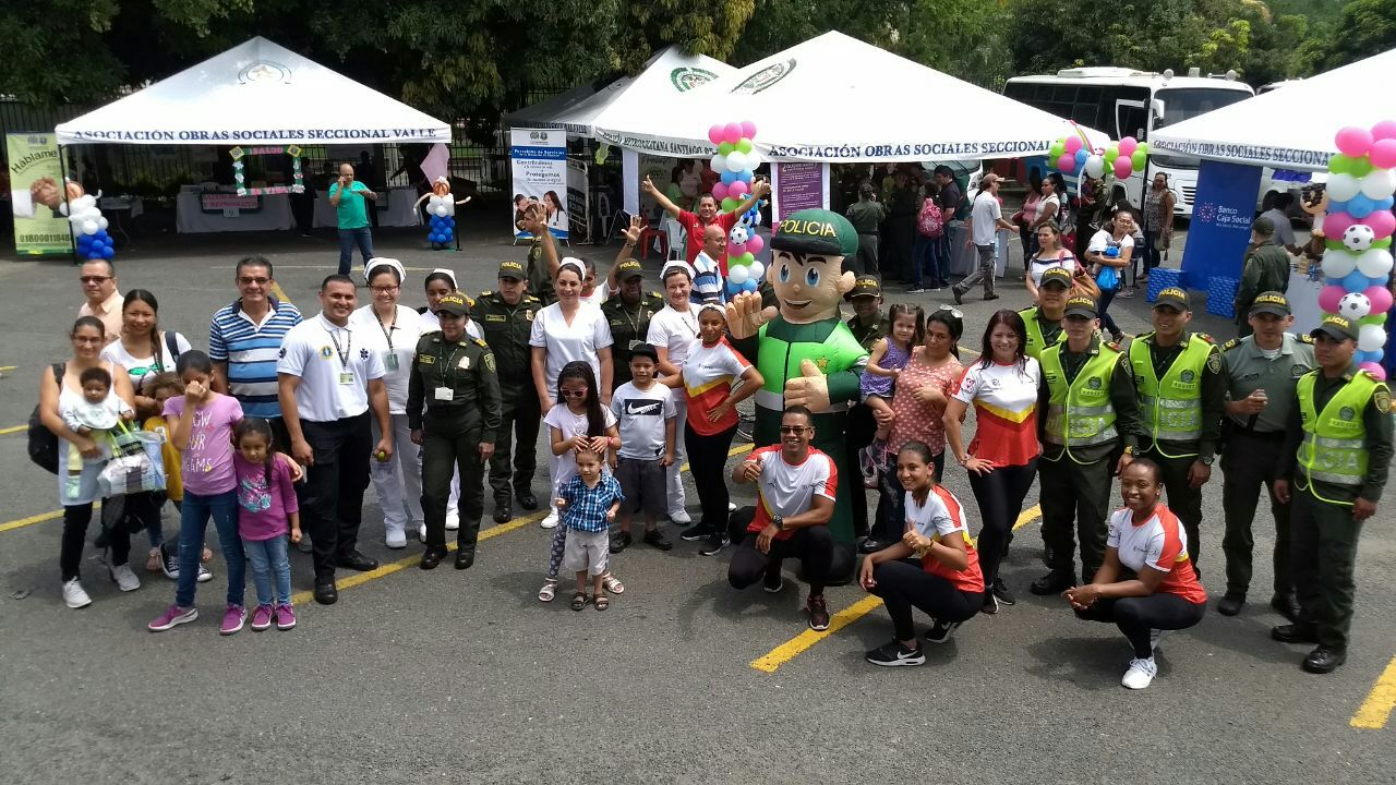Feria-de-la-salud-policia-valle-del-cauca-obras-sociales