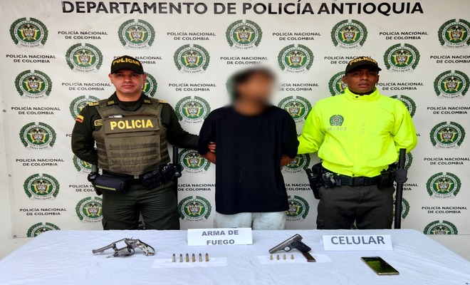 En un allanamiento, la Policía incautó armas y munición, afectando el crimen en el Norte de Antioquia