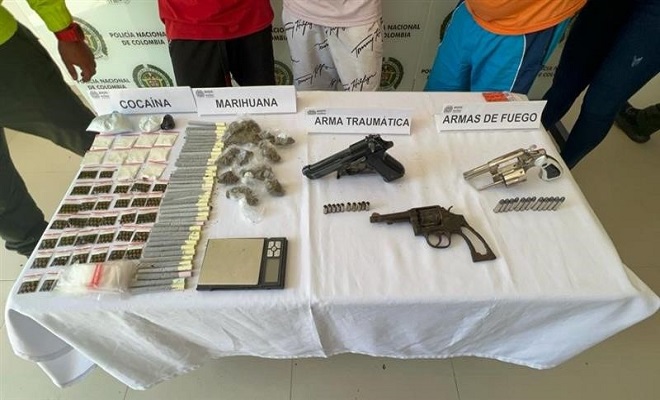 Estas personas se dedicaban a la comercialización y venta de estupefacientes en la comuna 3 y 7. 