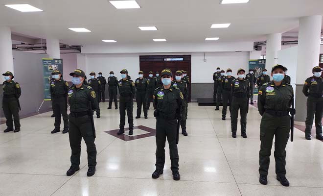 auxiliares femeninas en formación