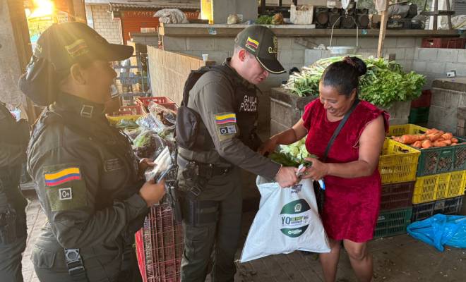 Durante la jornada, se hizo entrega de bolsas reutilizables a comerciantes y ciudadanos que frecuentan esta importante central de abastos.