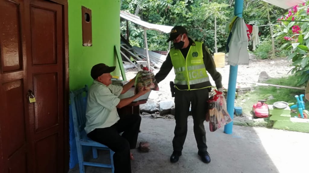 Beneficiamos a más de 300 familias de Rionegro en Santander.