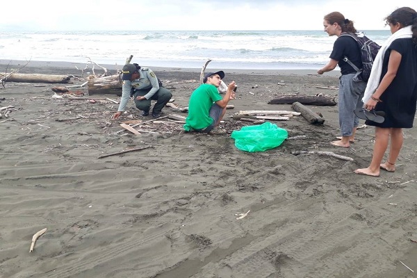 En-las-playas-del-Valle-Chocó-lideramos-campaña-de-conservación-de-espacios-limpios